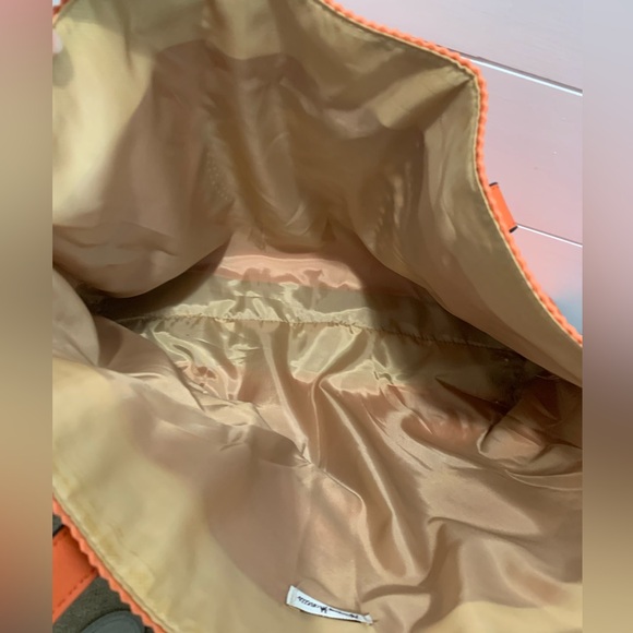 Neiman Marcius,  Orange carry all tote bag. - Picture 4 of 10